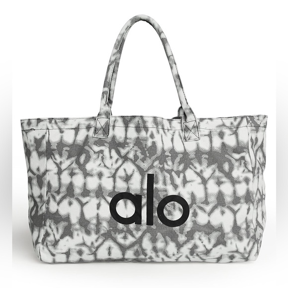ALO Yoga Handbags - NWT ALO Yoga Tote Bag